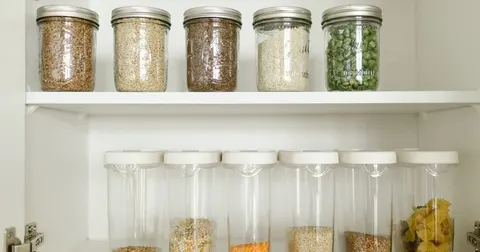 Дев'ять продуктів на кухні, які ви зберігаєте надто довго