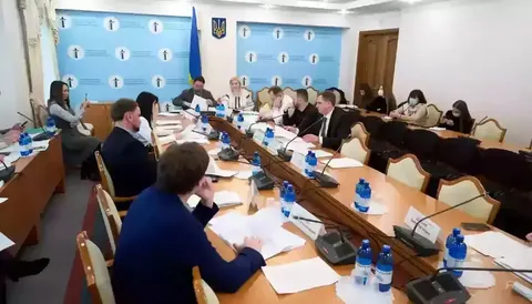 Комітет Ради планує на 16-ту сесію сотні проєктів і виїзди на Одещину