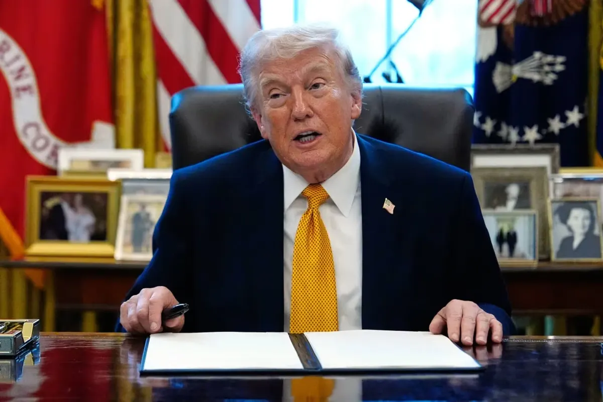 Трамп підписав закон про «пекельні санкції»: мита до 100% для покупців російських нафти й газу