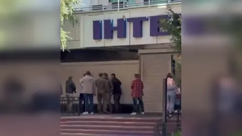 Затримання режира "Інтера" біля студії: у ТЦК пояснили причину