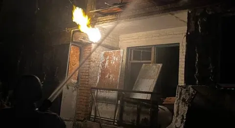 Нічна атака на Дніпропетровщину: ворожі дрони та артилерія били по трьох районах