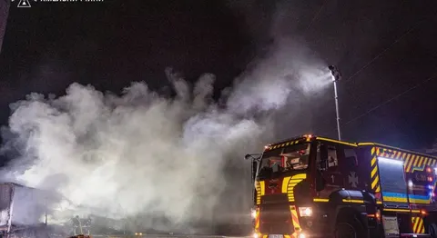 Атака дронів на Хмельниччину: поранений водій, горіли склади