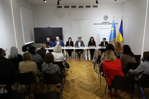 Сумські посадовці вивчають досвід Львівщини у сфері захисту дітей