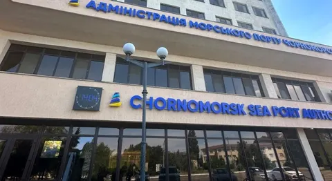 Півмільйона за "вирішення" питань з Укрзалізницею: затримано посадовця АМПУ