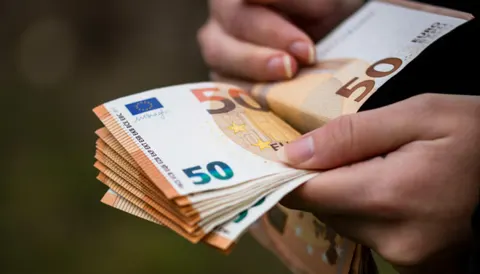 У Франції стартували штрафи для «ультрашвидкої моди»