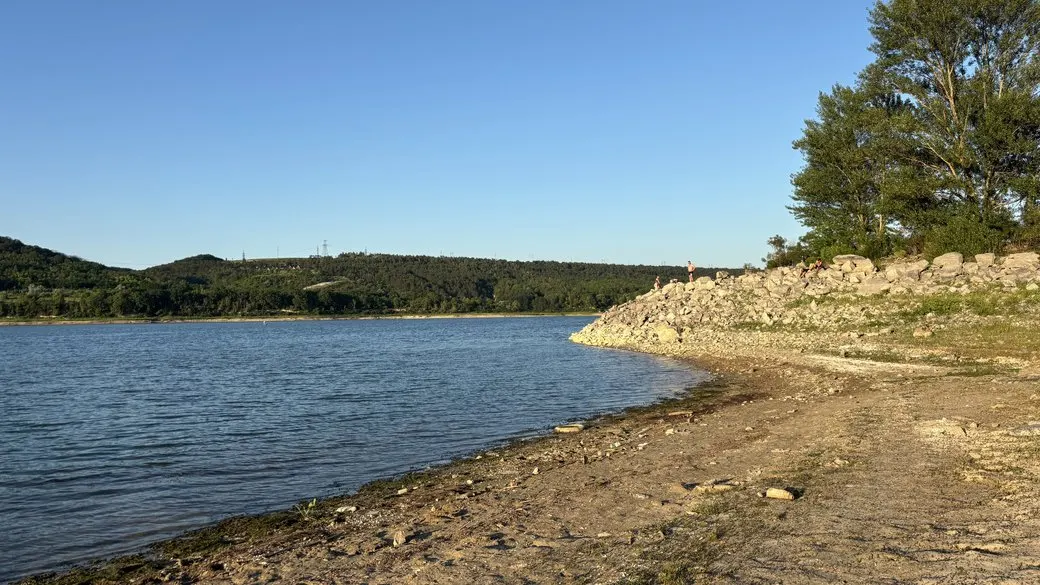 Мілкий Дністер залишив Новодністровськ без води на дві ночі