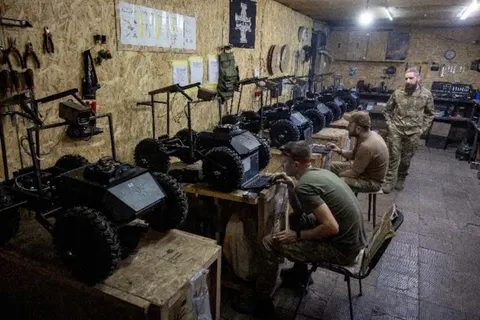 «Гієни» на передовій: Україна замінює піхоту наземними дронами