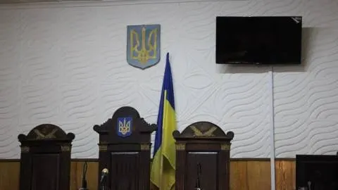 Суд повернув справу про автостоянку на Торф'яній до розгляду