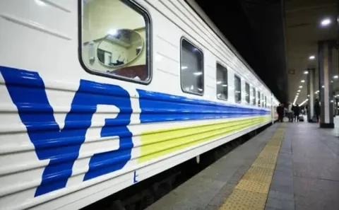 Системна атака на залізницю: потяги через Дніпро затримуються до 9 годин