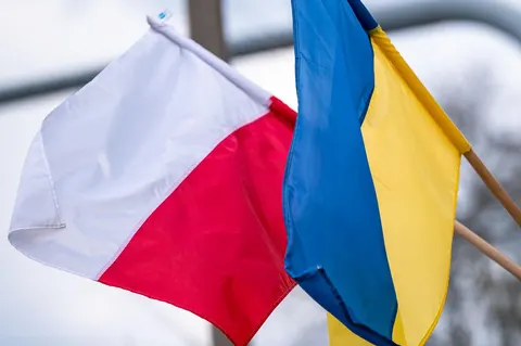 Поляки різко охололи до українців: симпатія впала майже вдвічі