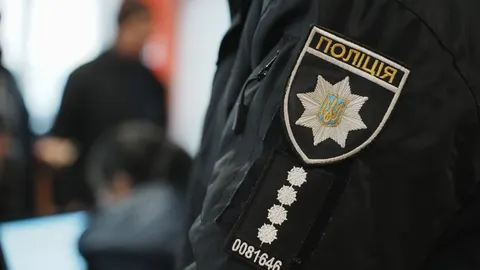 У Вінниці чоловік на виклик про насильство в сім'ї відповів пістолетом у бік поліцейських