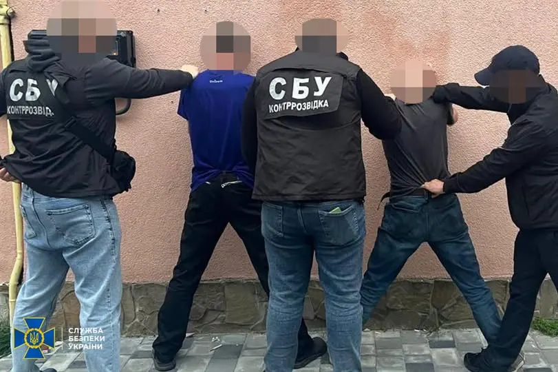 Вибухівка у вікно авто: на Львівщині затримали підозрюваних у теракті біля ТЦК