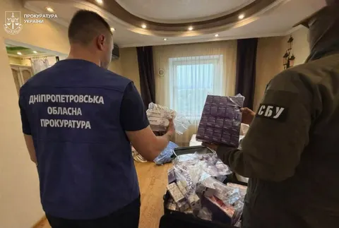 Понад 250 обшуків: СБУ викриває підпільне виробництво ліків для схуднення