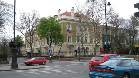 Орбан висилає 10 російських дипломатів: у Москві пообіцяли "болючу відповідь"