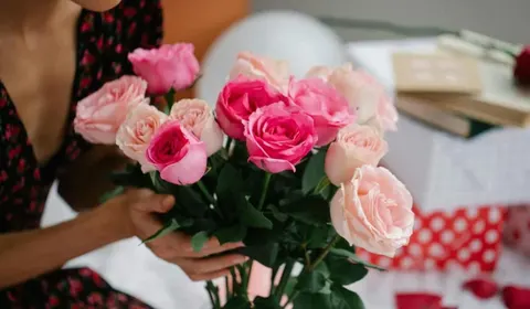 Квіти у вазі стоятимуть утричі довше: простий лайфхак від флористів