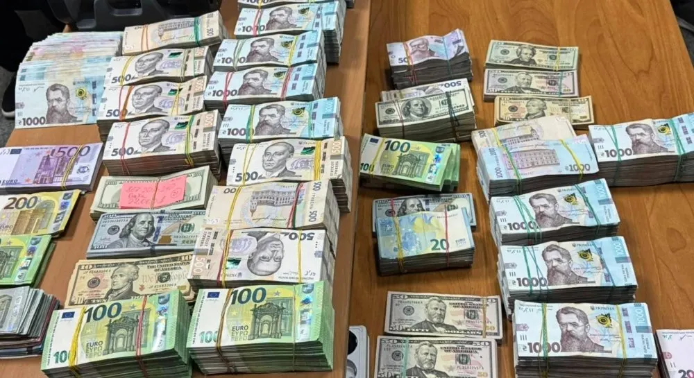 Викрито конвертцентр, який через криптовалюту вивів 23,5 млрд грн