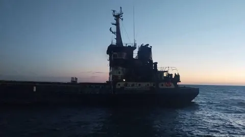 У Чорному морі затонуло судно з українцями на борту: Румунія розслідує атаку дрона
