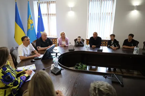 5 тисяч на школу: діти загиблих Героїв зі Львівщини отримали сертифікати