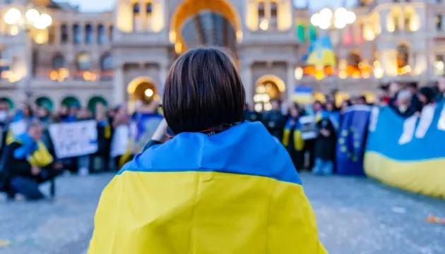 Українські громади за кордоном працюють, але без підтримки держави — дослідження