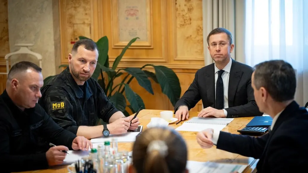 Корецький дав відомствам тиждень на план пришвидшення ідентифікації тіл