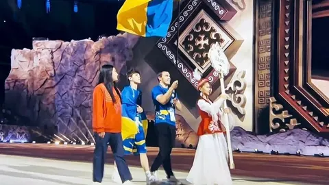 Кримські татари під українським прапором вийшли на Іграх кочівників