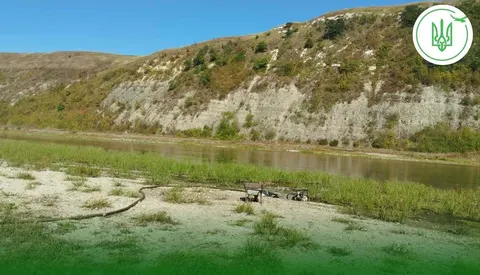 На Тернопільщині в Дністрі виявили труби для незаконного забору води