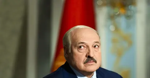 Лукашенко перевіряє армію на готовність до війни, але каже, що нападати не збирається