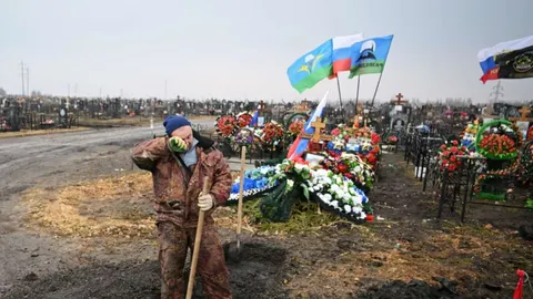 20–30 хвилин на передовій: як Кремль втрачає армію під Донецьком