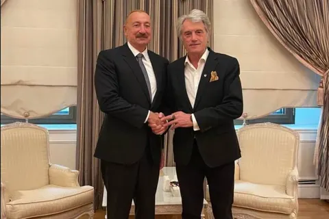 Ющенко зустрівся з Алієвим: що обговорювали політики