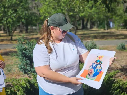 У Миколаєві діти прибрали берег річки та зробили арт-інсталяції з відходів