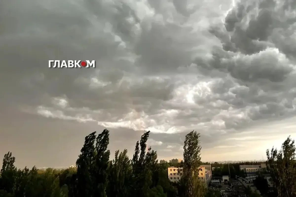 Значні дощі накриють три області України: синоптики попереджають про жовтий рівень небезпеки