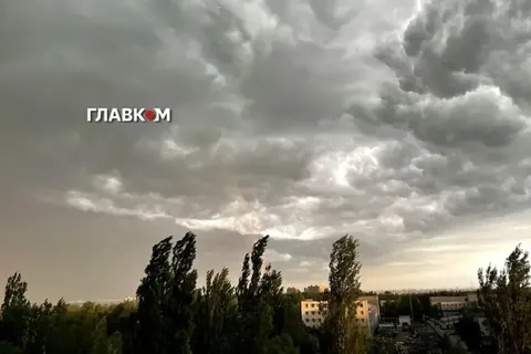 Значні дощі накриють три області України: синоптики попереджають про жовтий рівень небезпеки