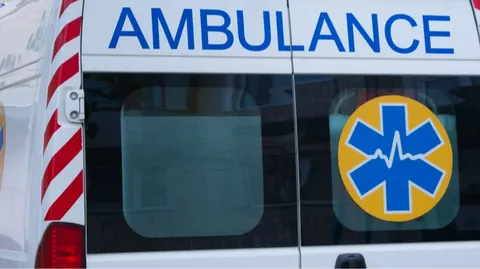 У Києві Opel злетів з мосту: водій загинув на місці