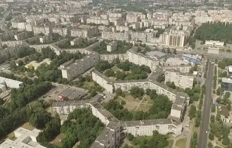 Майже 3 км, 156 під'їздів: у Луцьку стоїть будинок, який називають найдовшим у світі