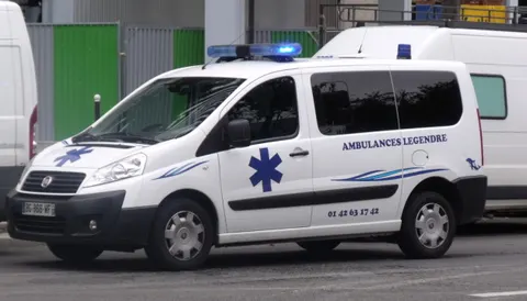 На півночі Франції пасажирський поїзд зійшов з рейок: 44 постраждалих