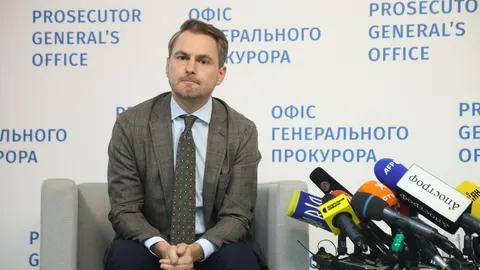 Підозра поштою й відрядження до Франції: як Кравченко воював з НАБУ та САП