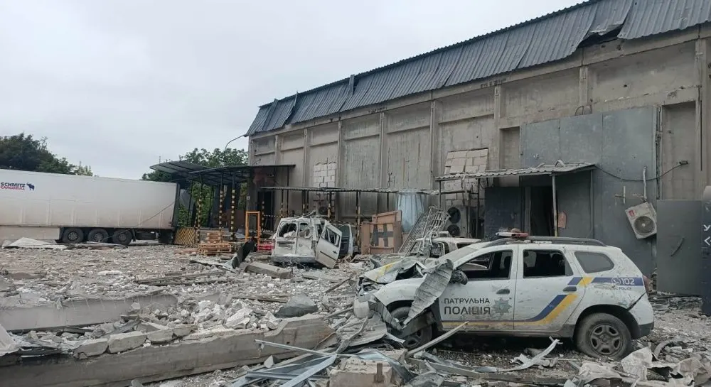 Слов'янськ під обстрілом: постраждали двоє людей, зруйновано будинок і ресторан