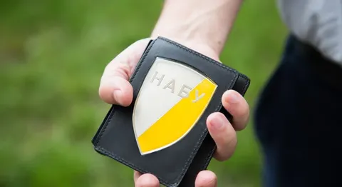 Обшуки в Офісі президента та нардепів: що відомо про спецоперацію НАБУ