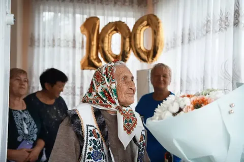 На Буковині відзначили 100-річчя місцевої довгожительки