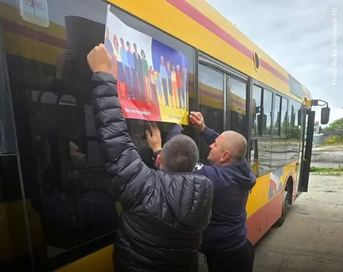 Поляки зібрали гроші та викупили 15 автобусів: перші три вже їдуть до Вінниці