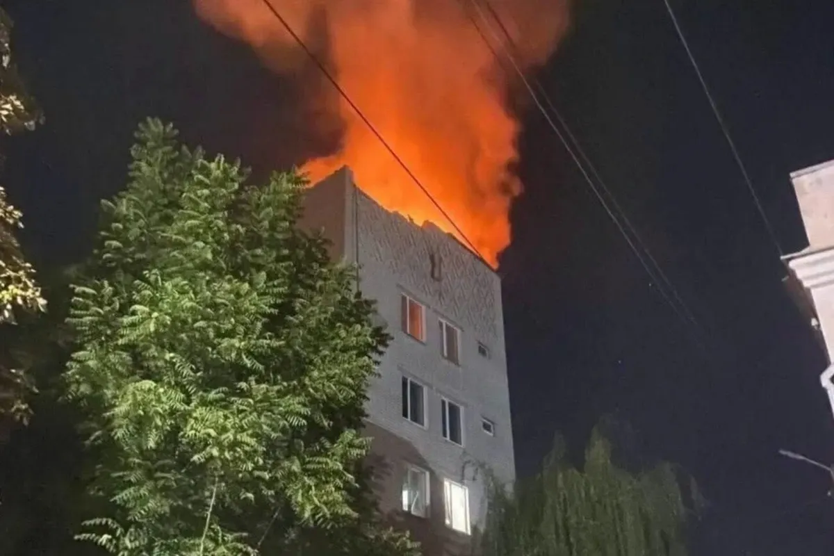 Росіяни вдарили по Павлограду: у місті спалахнула пожежа