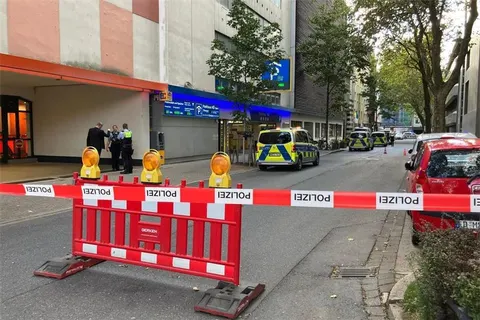 У Дюссельдорфі поліція оточила консульство України: подробиці небезпеки не розкривають