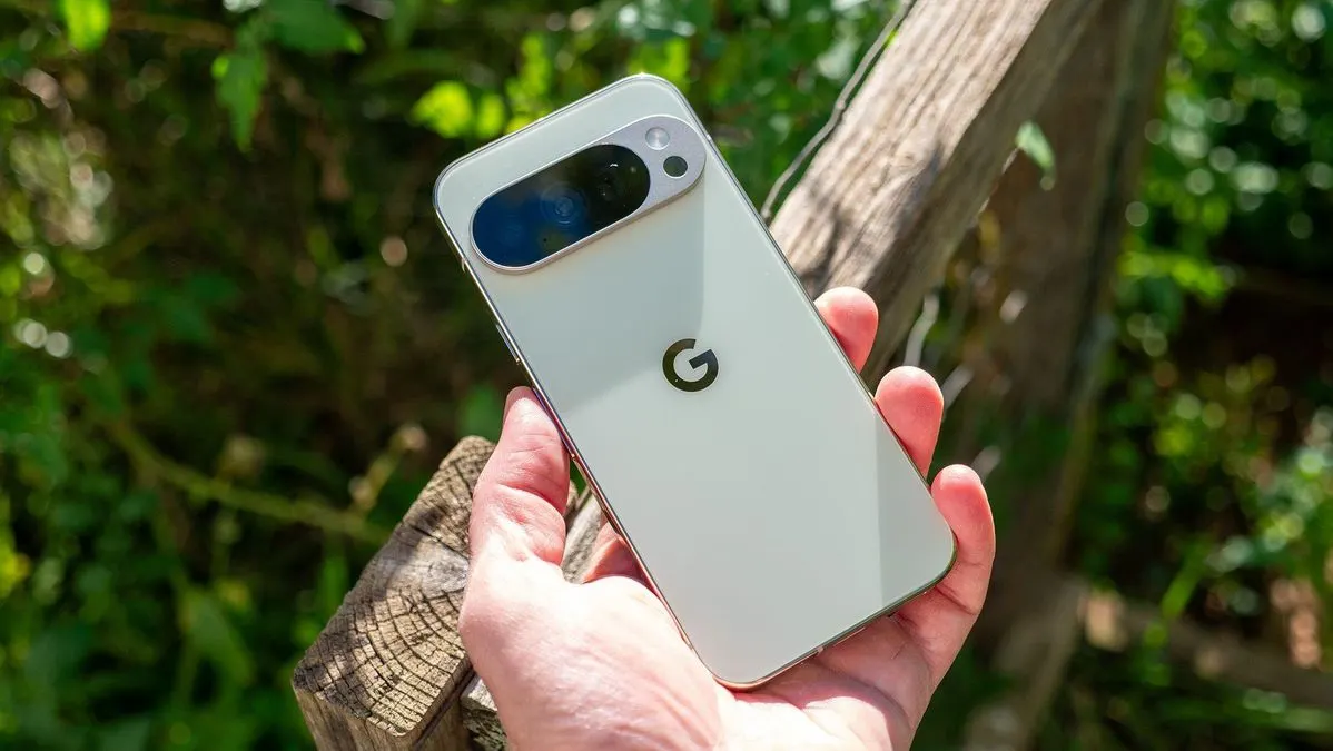 Pixel 10 Pro подешевшав: чи брати торішній флагман замість Pixel 11