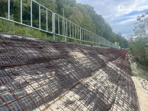 На в'їзді до Львова з боку Винників — реверс на Личаківській