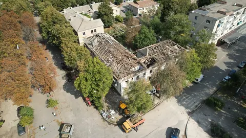 Лозова після нічного удару: зруйновані будинки, сотні вибитих вікон і робота ком