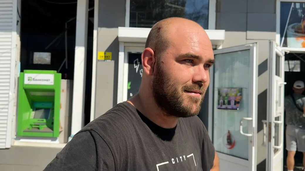 «Встиг закрити двох дівчат»: Слов'янськ під авіабомбами, є поранені