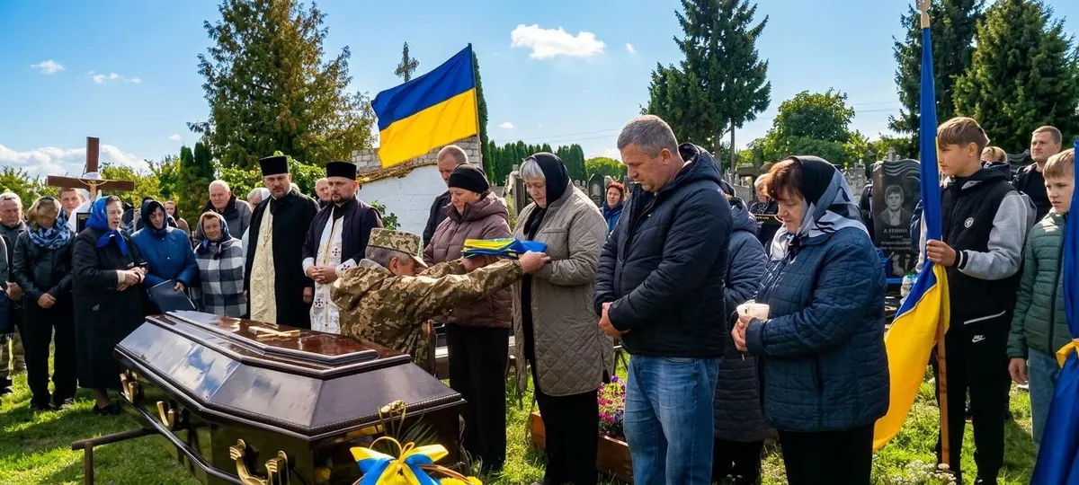«Живий коридор» і військовий салют: на Волині попрощалися з Іваном Міневичем, який понад рік вважався зниклим безвісти