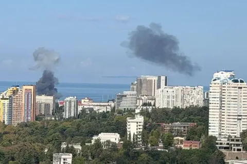 У Сочі атаковано порт: над містом здійнявся дим