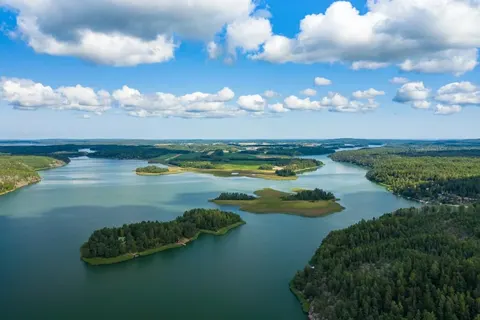 Росіянин купив порт на Аландських островах: що відомо