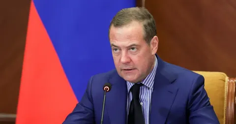 Медведєв каже, що мобілізація в РФ не потрібна, і малює сумнівну картину про ЗСУ